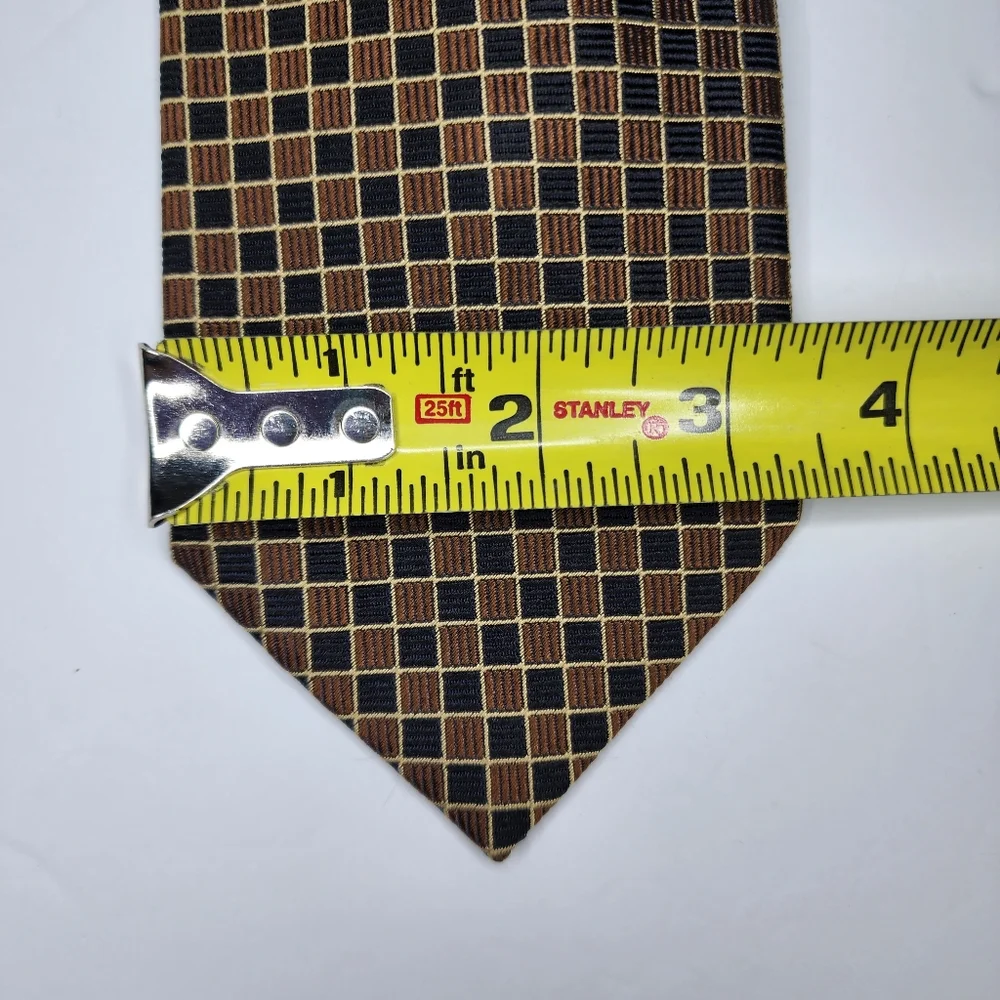 BRIONI Brown Silk Tie.
